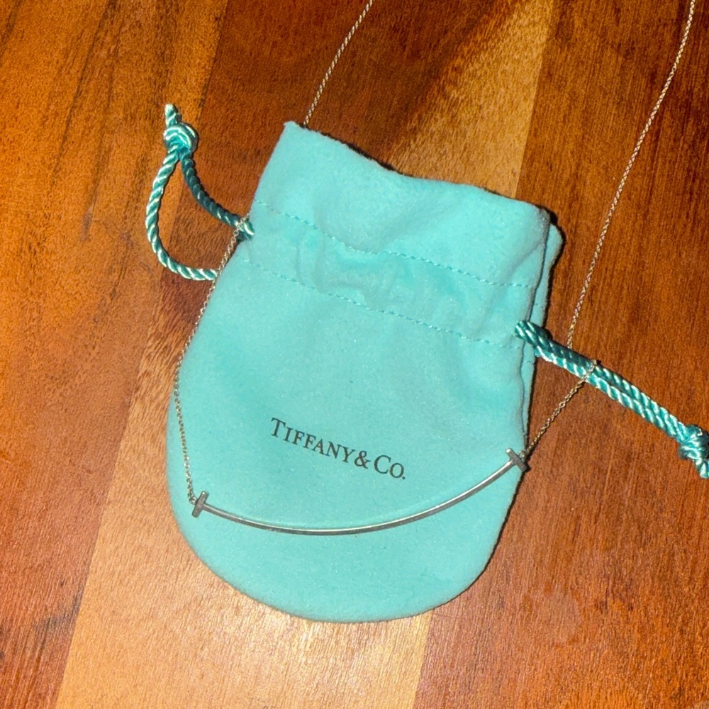 Tiffany & Co Smile Necklace, silver - Picture 3 of 7